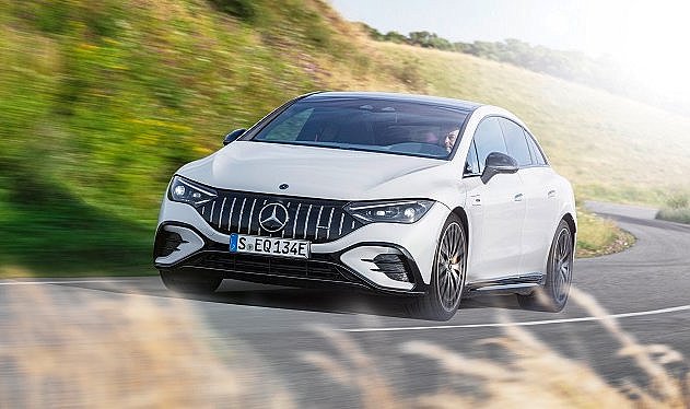 Yeni Mercedes elektrikli - Türkiye&#039;de yollara çıkıyor!
