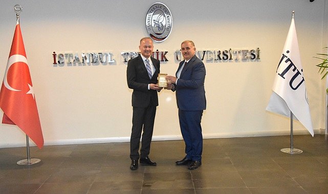 Ford Otosan çalışanları - Elektrikli Araçlar Eğitim Programı…