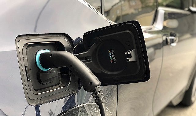 Türkiye’nin ve dünyanın ilk şarj ağı işletmecisi lisansını FullCharger aldı