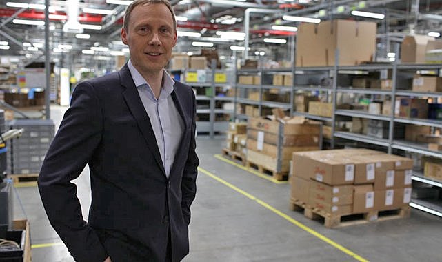 Yeni fabrikası fosil yakıt kullanmadan 45 üretim hattını çalıştırabiliyor!