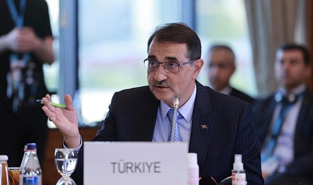 &#039;Artan fiyatlar ve olağandışı hava koşulları nedeniyle enerji güvenliği endişeleri sürüyor&#039; Enerji Bakanı Dönmez!
