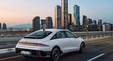 Hyundai IONIQ 6 şarj kaygısını 614 km menzil ile gideriyor!