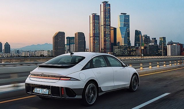 Hyundai IONIQ 6 şarj kaygısını 614 km menzil ile gideriyor!