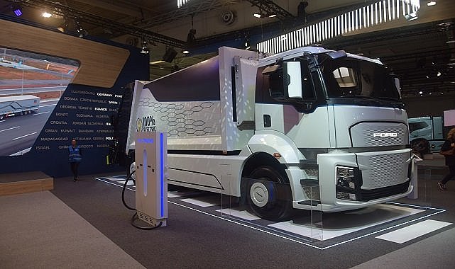 Ford Trucks’ın ürettiği ilk ELEKTRİKLİ KAMYON Pirelli R01 ile buluştu!