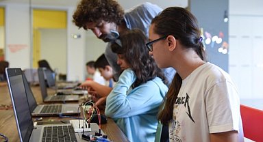 Elektrik Kesintisi Projesi'de ödül aldı  - BSH TÜRKİYE'NİN Bİ'FİKRİM VAR YARIŞMASI!