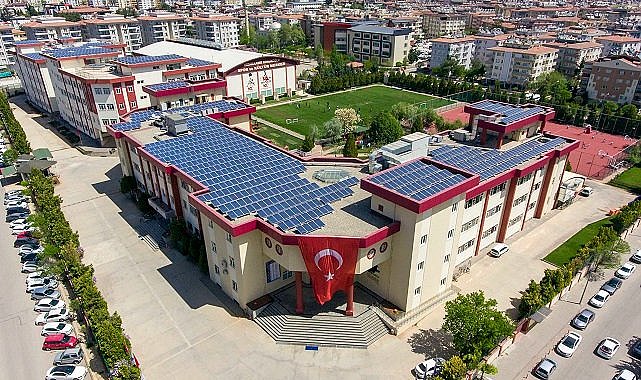 Okulların elektriğini GÜNEŞTEN karşılıyor!