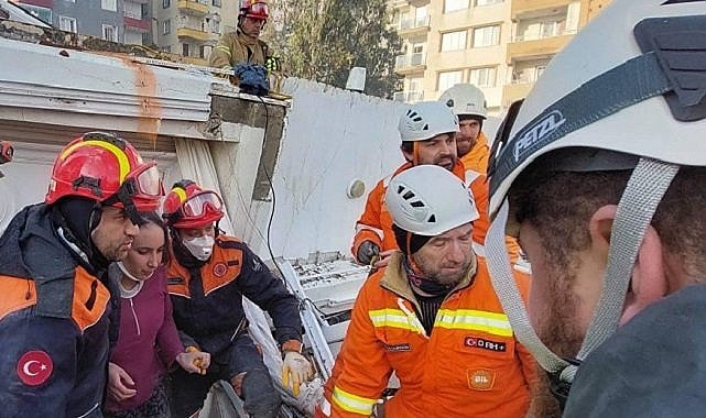 BOTAŞ International - Ekiplerimiz &#039;6 aylık bebeği ve annesini&#039; 29 saat sonra enkazdan sağ olarak çıkardı&#039;