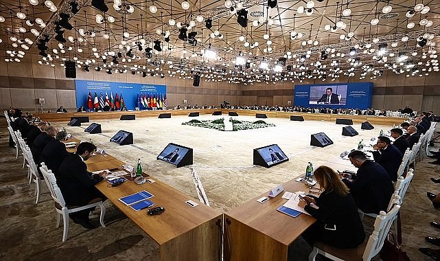 Güney Gaz Koridoru için Bakü&#039;deyiz - Enerji Bakanı Dönmez!