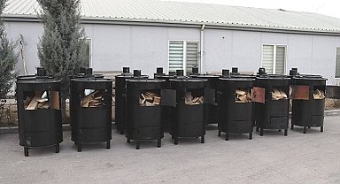 Kullanılmayan varilleri soba yaptı - Isınmak için DEPREM bölgesine gönderdi!