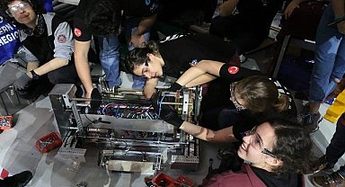 Lise öğrencileri "ENERJİ Temasıyla Robot" yapacak!