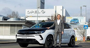 Opel Grandland’ın ELEKTRİKLİ takipçisi için yeni yatırım yapıyor!