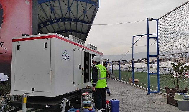 Sakarya Elektrik Dağıtım - Deprem bölgesinde yaraları sarıyor!
