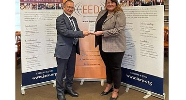 'Yılın enerjik kadını' ödülü sahibini buldu - Enerji Ekonomisi Derneği!