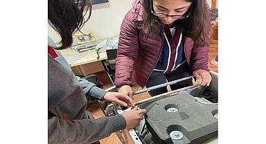 Diyarbakırlı Öğrenciler - ''SU tasarrufu'' projesiyle Dünya Şampiyonu oldu ve 100 bin dolar ödül kazandılar!