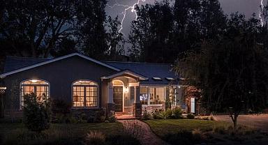 Tesla sadece ELEKTRİKLİ araç mı üretiyor?