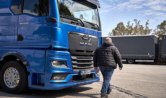 BU kamyon  &#039;&#039;yaya ve bisikleti&#039; tanıyor - MAN üretti!