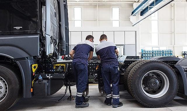 İlk ağır sınıf ELEKTRİKLİ kamyonunu Türkiye&#039;de test edecek - Mercedes-Benz!