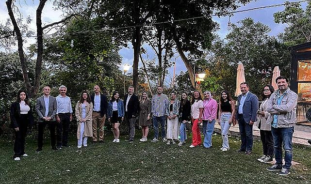 Mercedes-Benz Türk yöneticilerinden geleceğin KADIN mühendislerine mentorluk desteği!