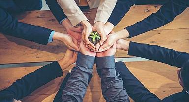 Schneider Electric - ecoDrone'lar Aracılığıyla Tohum Toplarını Doğa ile Buluşturuyor!