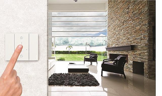 Aydınlatma ve prizleri uzaktan kumanda ederek EVİNİZİ akıllı ve güvenli hale getirebilirsiniz!