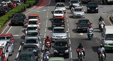 Her iki kişiden biri motosikletin trafikte kolay ulaşım yolu olduğunu düşünüyor - Araştırma!