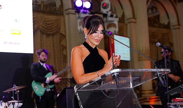 Suzan Sabancı Amerikan Türk Cemiyeti&#039;yle Birlikte &#039;&#039;Cumhuriyetin 100. Yıl Kutlamaları&#039;&#039; için The Plaza Hotel New York&#039;u Kapattı!