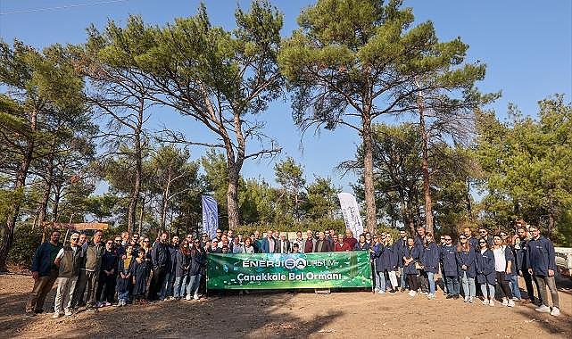 Enerjisa Üretim - Çanakkale&#039;deki Arıcılara Ekipman ve Fidan Desteği!