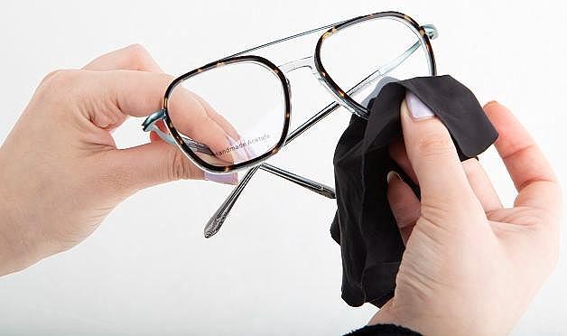 ENERJİ ÇALIŞANLARI - Gözlük temizliği için ipucu!