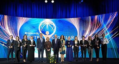 Halkbank Üreten Kadınlar Yarışması'nda Ödüller Törenle Sahiplerini Buldu