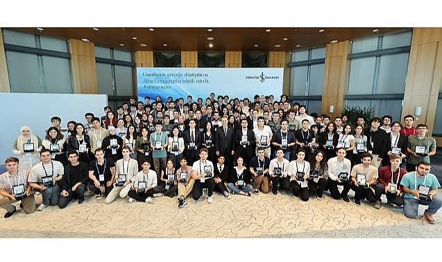 İş Bankası’ndan Altın Gençlere ödül