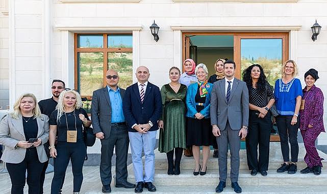 UNDP Türkiye - Deprem sonrası ekonomik toparlanmayı hızlandırmak için kadın girişimcilere yatırım yapıyor!