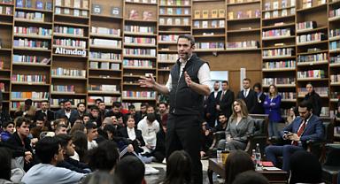 Enerji Bakanı Alparslan Bayraktar GENÇLERİN sorularını cevapladı!