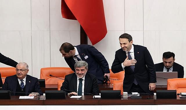 Genel Kuruldayız - Enerji Bakanı Bayraktar!