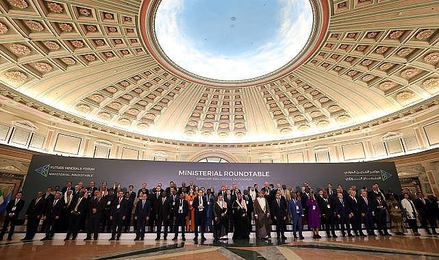 Enerji Bakanı Alparslan Bayraktar - Suudi Arabistan&#039;da!