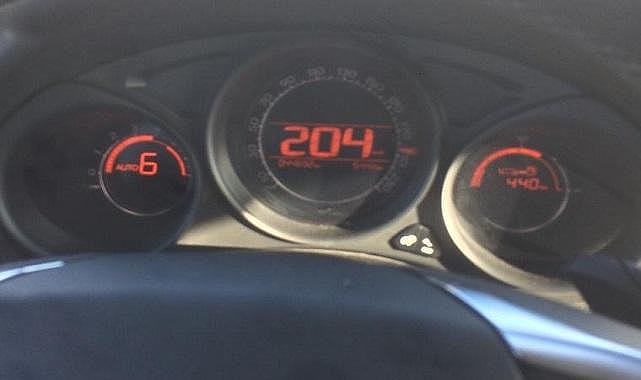 Litresi 40 lira - Arabayı &#039;&#039;hızlı ve sert&#039;&#039; sürmeyin!