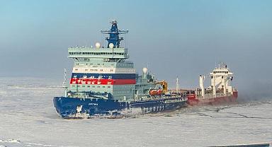 Yeni 'Nükleer Buzkıran' suya indirildi - Ömrü 40 yıl!