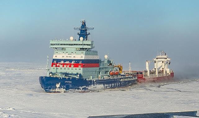 Yeni &#039;Nükleer Buzkıran&#039; suya indirildi - Ömrü 40 yıl!