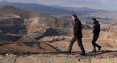 Enerji Bakanı Alparslan Bayraktar - ''1.400 metre kotuna çıkarak...''