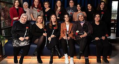 GÜNCEL - Sektörde Sayısı Çok Az Olan Kadın Taksi Sürücülerini Destekliyor!