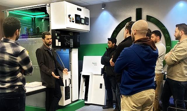Schneider Electric - Dünya Genelindeki İnovasyon Merkezi Modelini Bayilerine Taşıyor!