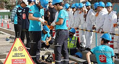 İGDAŞ ''eğitim ve istihdam programı'' ilk mezunlarını verdi - Meslek liseliler mezuniyet sonrası işe başlıyor!   