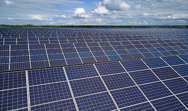 DenizBank - Öz tüketim için İlk GES projesini Erzurum Demirciköy&#039;de kurdu!