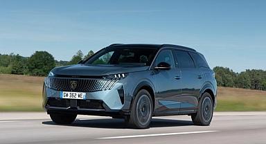 7 koltuklu yeni PEUGEOT E-5008 Altın Direksiyon Ödülleri'nde ''En İyi Aile Aracı'' seçildi