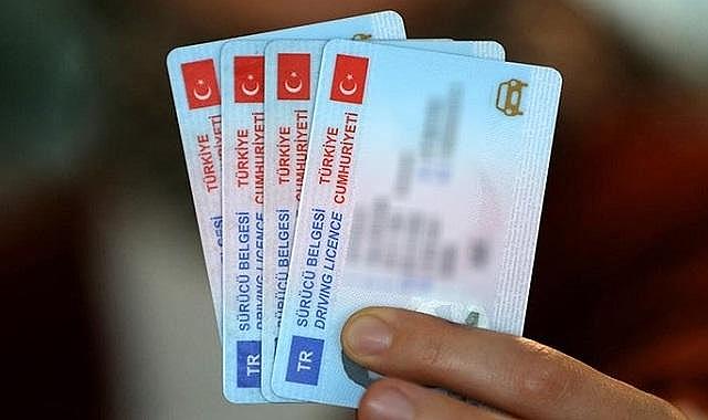 Eski Ehliyetleri yenileme süresi uzatıldı