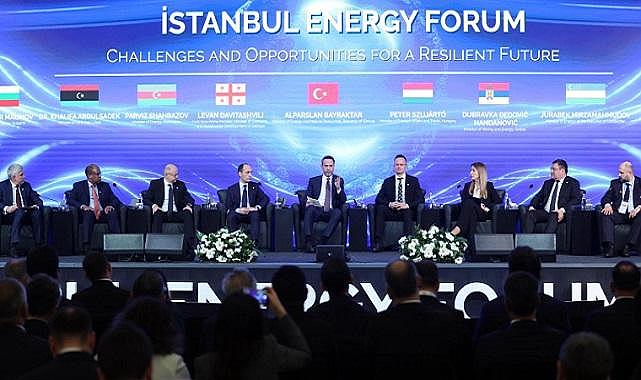 İSTANBUL - Bakanlar Dünya Enerji Sektöründeki Zorlukları ve Fırsatları Masaya Yatırdı!
