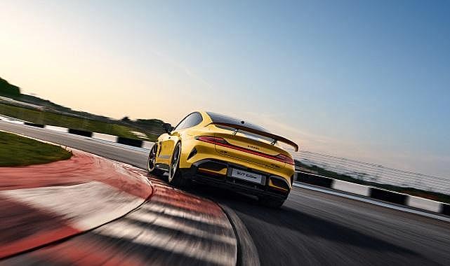 Xiaomi SU7 Ultra ELEKTRİKLİ &#039;&#039;1548 beygir gücü ve 0&#039;dan 100 km hıza 1,98 saniyede çıkıyor.&#039;&#039;