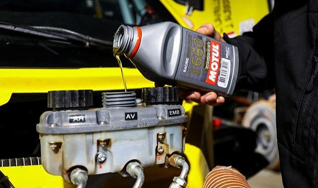 Araç Sahipleri Dikkat - Fren Hidroliği Değişmezse Risk Büyük!