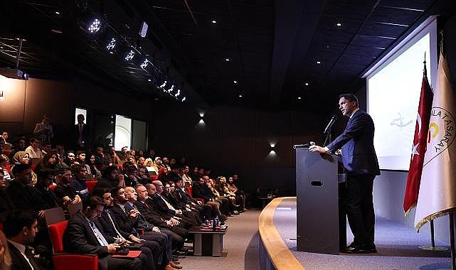 Enerji Bakanı Alparslan Bayraktar &#039;&#039;Galatasaray...&#039;&#039;