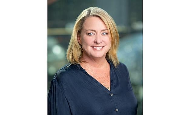 İş liderlerinin üretken yapay zeka becerileri ve 2025 yılı eğitim trendleri hakkında bilmeleri gerekenler!