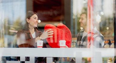 Aytemiz İstasyonlarında Sevgililer Günü’nde ikinci illy kahve hediye!